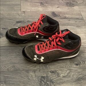 Under Armour Men’s Black and Red Athletic Cleats